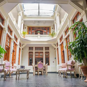 Casona 1914 - Gothic Cathedral View Rooftop 4* Quito